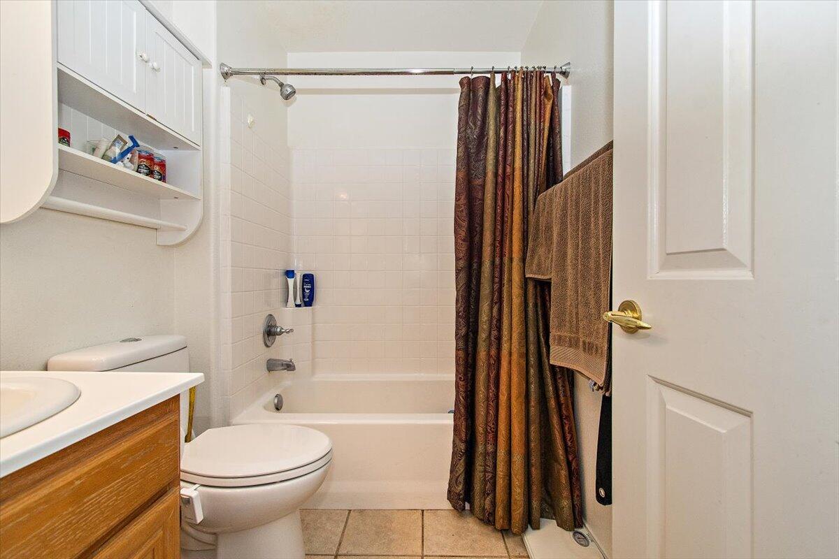 8576 Barnwood Lane Riverside, CA 92508 - Photo 20 of 56 19-BOS_1593
