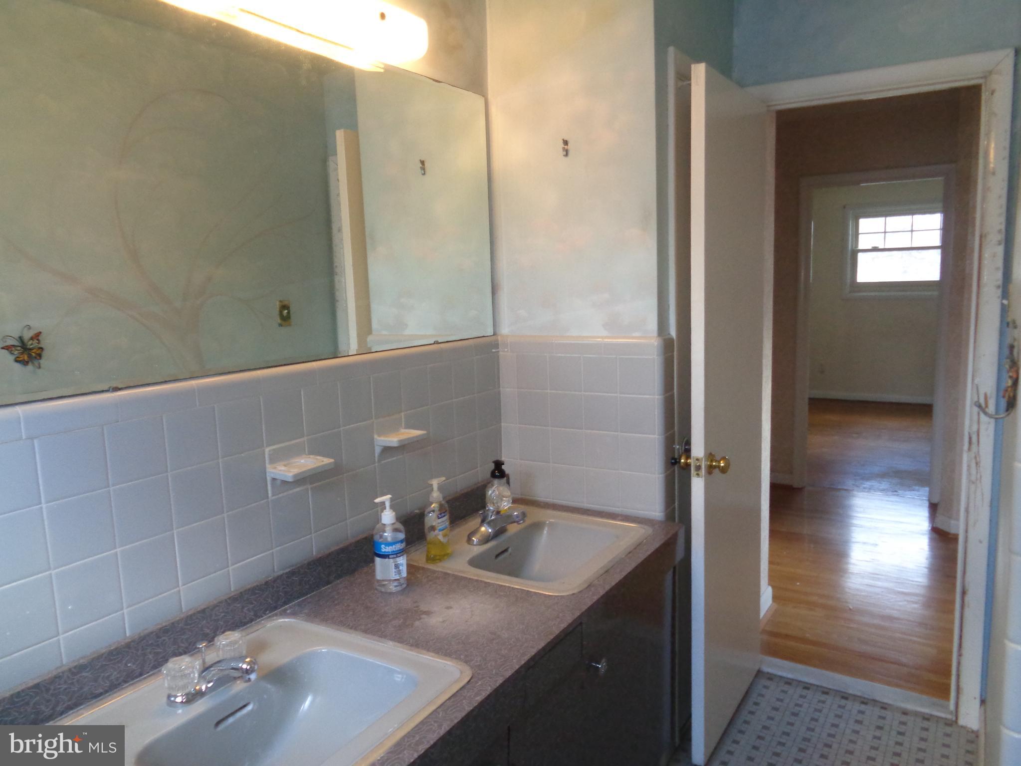 608 Louise Road Glenside, PA 19038 - Photo 19 of 28 Gallery Image 19