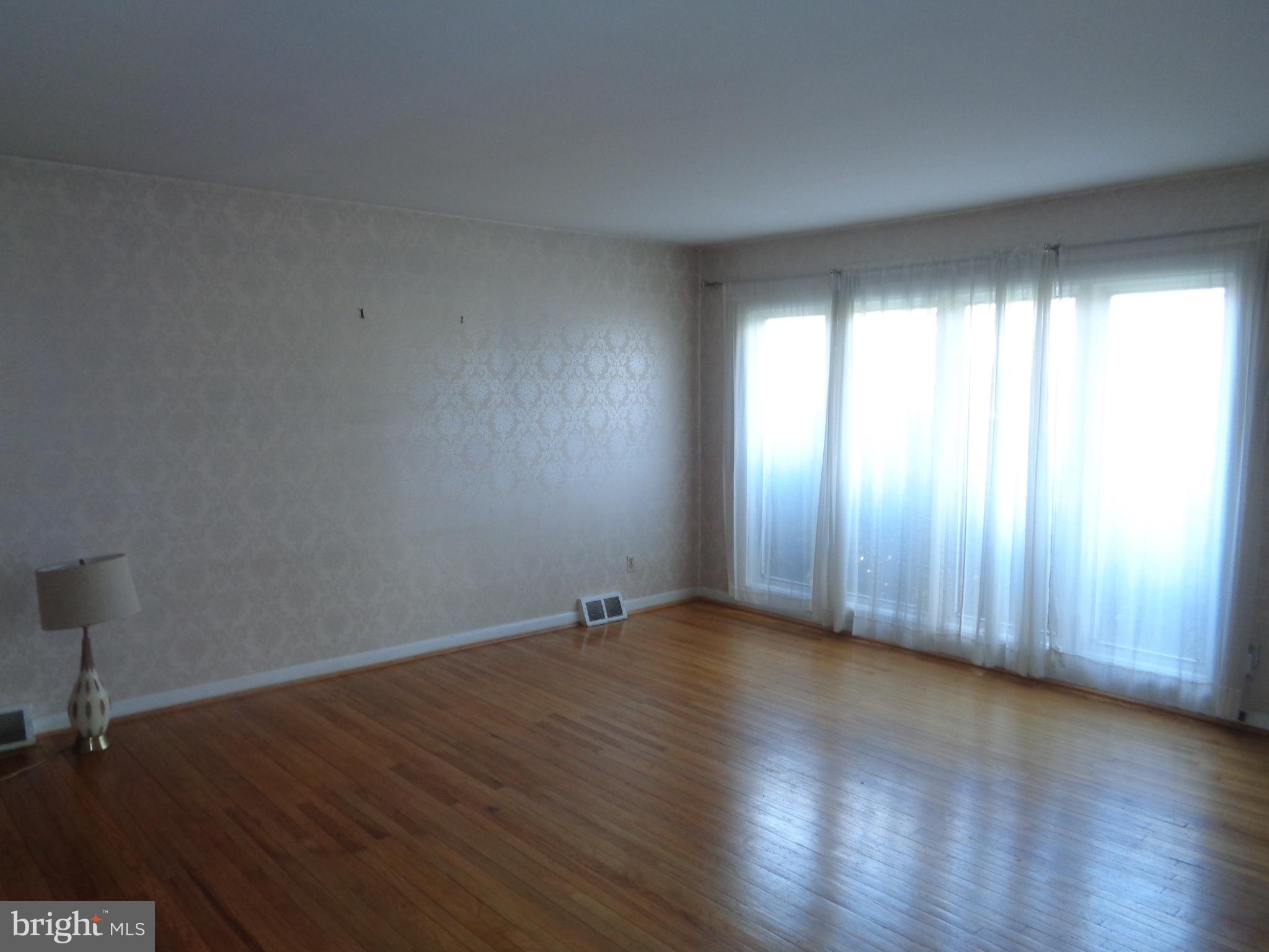 608 Louise Road Glenside, PA 19038 - Photo 3 of 28 Gallery Image 3