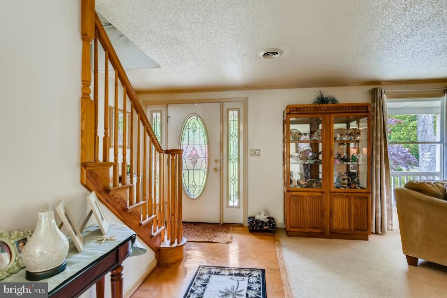 2231 Holly Neck Road Baltimore, MD 21221 - Photo 5 of 40 Foyer