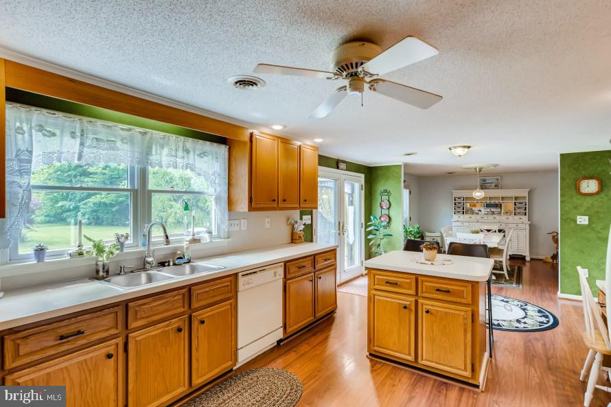 2231 Holly Neck Road Baltimore, MD 21221 - Photo 8 of 40 Kitchen with island