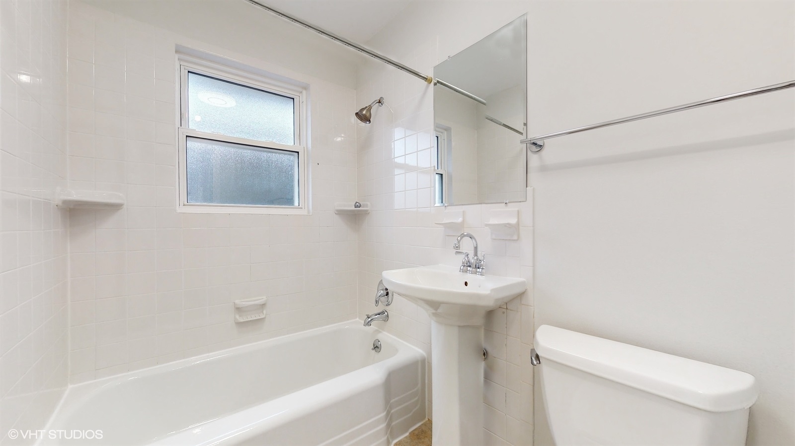 2930 Koepke Road Northbrook, IL 60062 - Photo 15 of 30 a bathroom with a sink toilet and shower