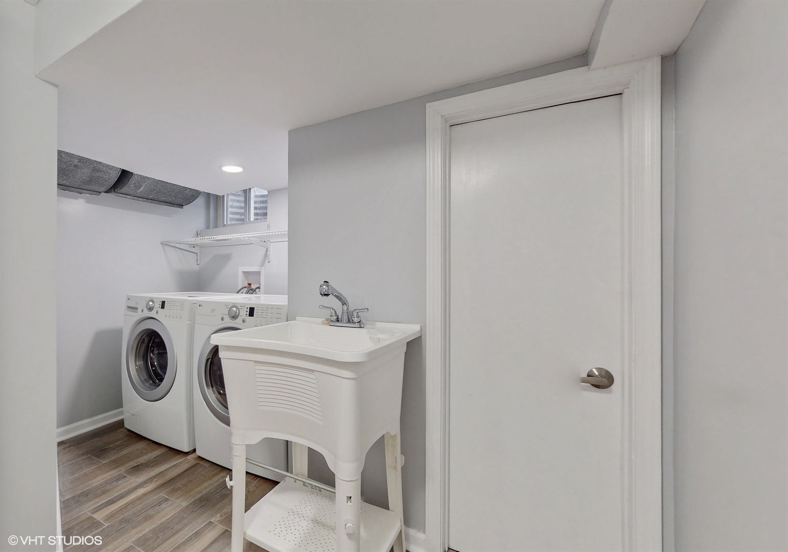 2930 Koepke Road Northbrook, IL 60062 - Photo 21 of 30 a utility room with dryer and washer