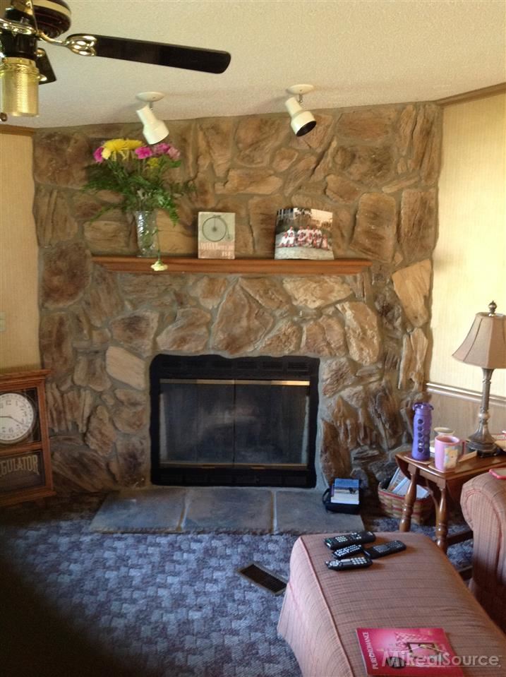 7905 Dryden Road Almont, MI 48003 - Photo 4 of 12 31218132-3.JPG