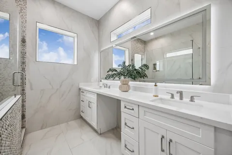 $739,000 | 1618 Ojeman Road, Unit A, Houston, TX 77055