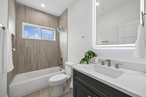 $739,000 | 1618 Ojeman Road, Unit A, Houston, TX 77055