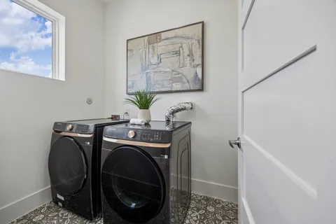 $739,000 | 1618 Ojeman Road, Unit A, Houston, TX 77055