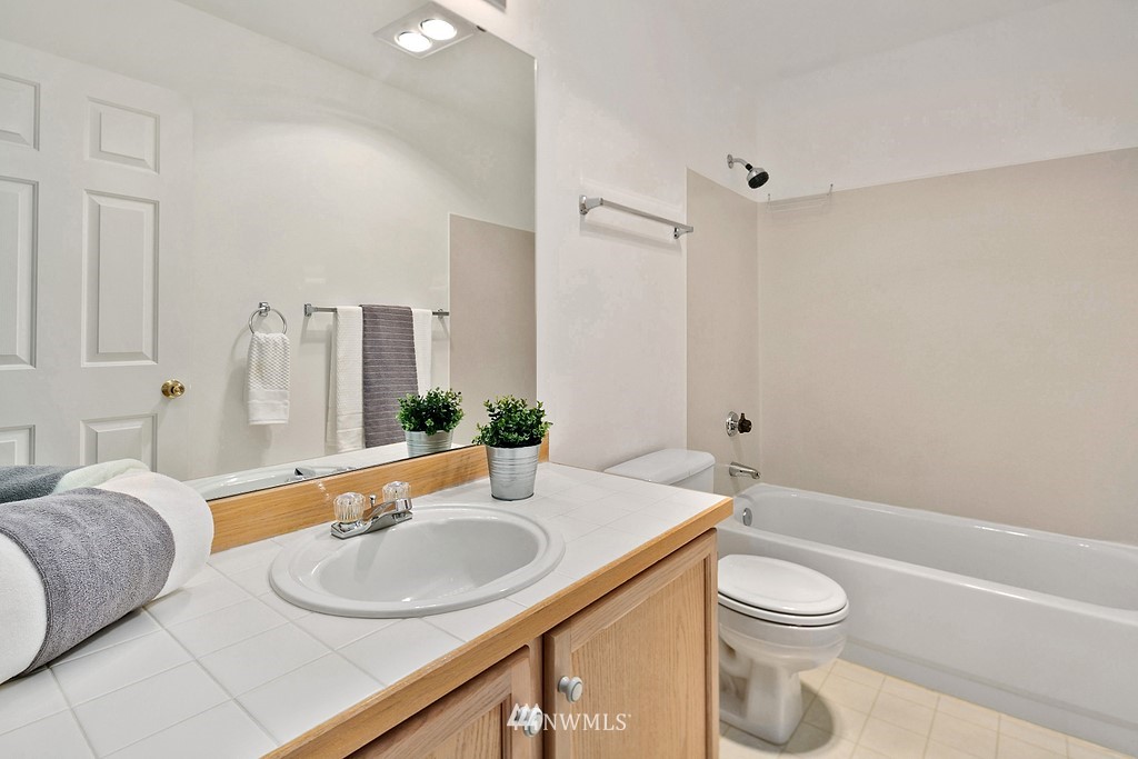 23129 15th Avenue Southeast, Unit J1 Bothell, WA 98021 - Photo 14 of 21