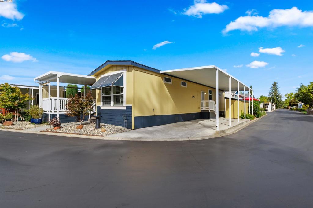 3263 Vineyard Avenue Pleasanton, CA 94566 - Photo 2 of 46