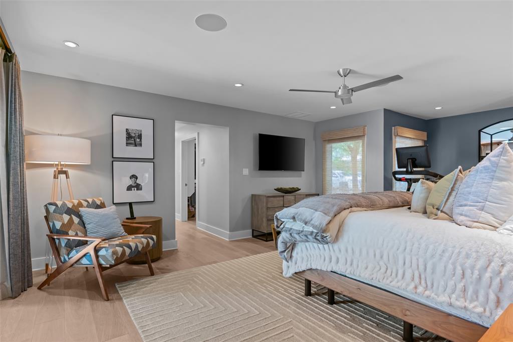 6117 Merrymount Road Westover Hills, TX 76107 - Photo 20 of 39 Bedroom featuring ceiling fan, recessed lighting, and light wood-style flooring