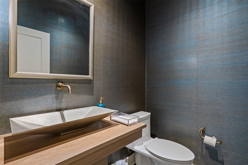 6117 Merrymount Road Westover Hills, TX 76107 - Photo 31 of 39 Bathroom with vanity and wallpapered walls