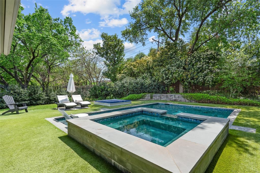 6117 Merrymount Road Westover Hills, TX 76107 - Photo 36 of 39 Combined pool / hot tub with a patio area and a fenced backyard