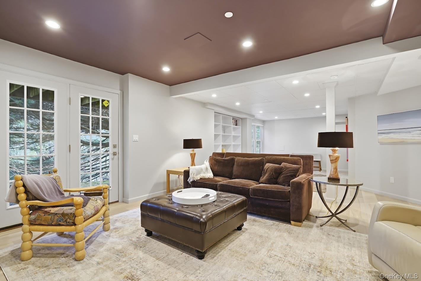 72 Burr Farms Road Mount Kisco, NY 10549 - Photo 18 of 28 a living room with furniture