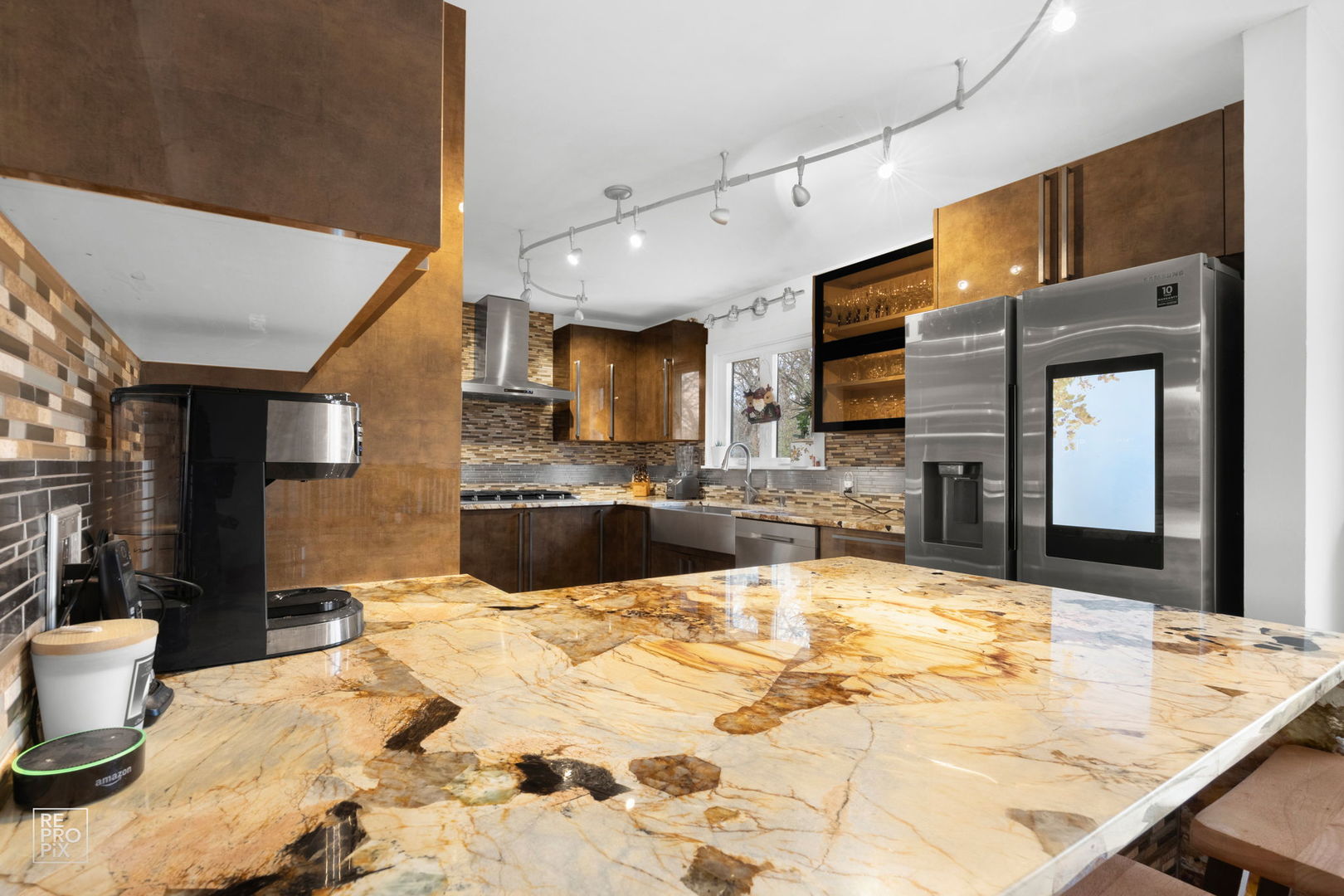 362 63rd Street Willowbrook, IL 60527 - Photo 9 of 25 a swimming pool with a table and chairs