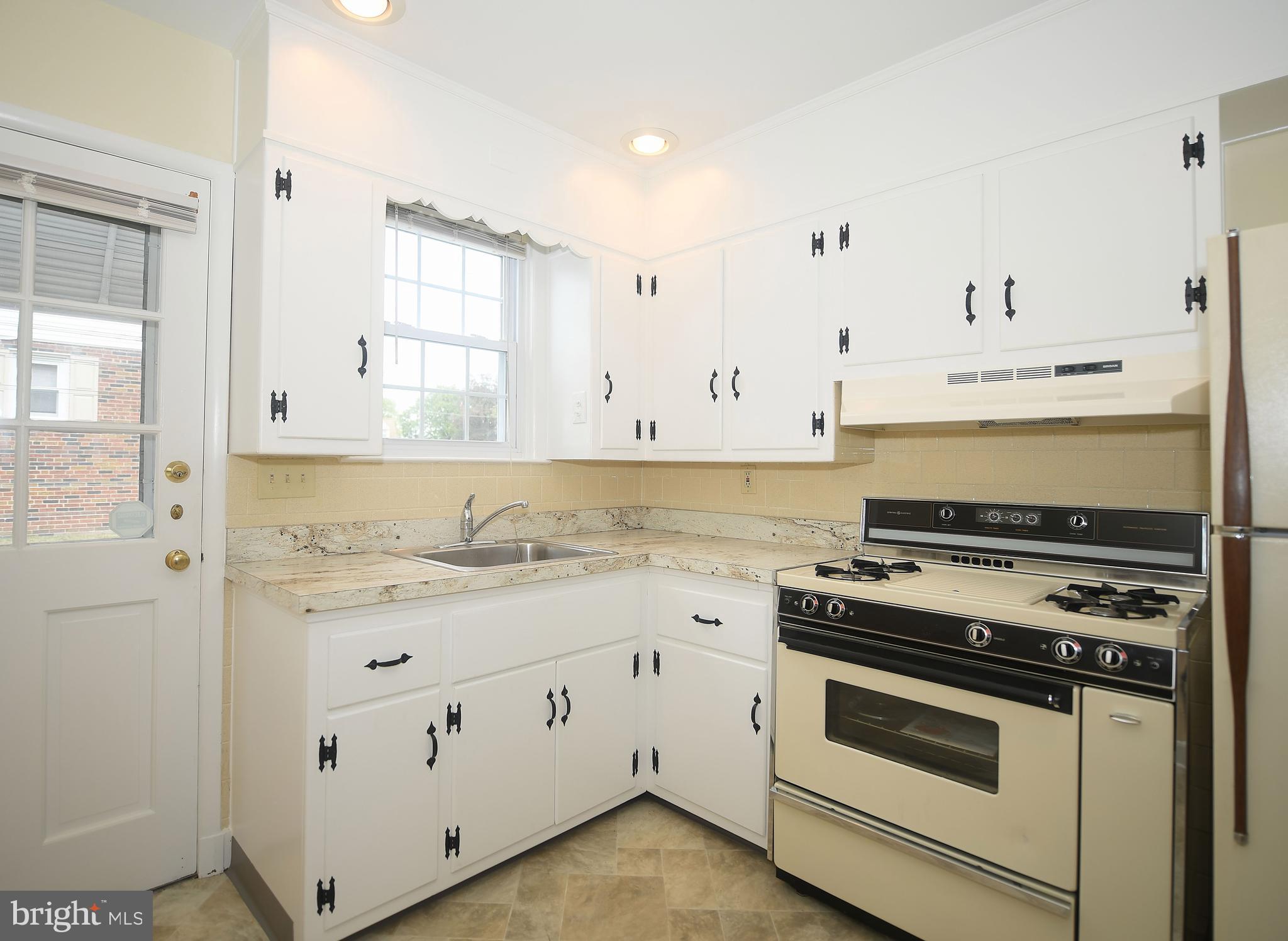 4111 Perry View Road Baltimore, MD 21236 - Photo 19 of 38
