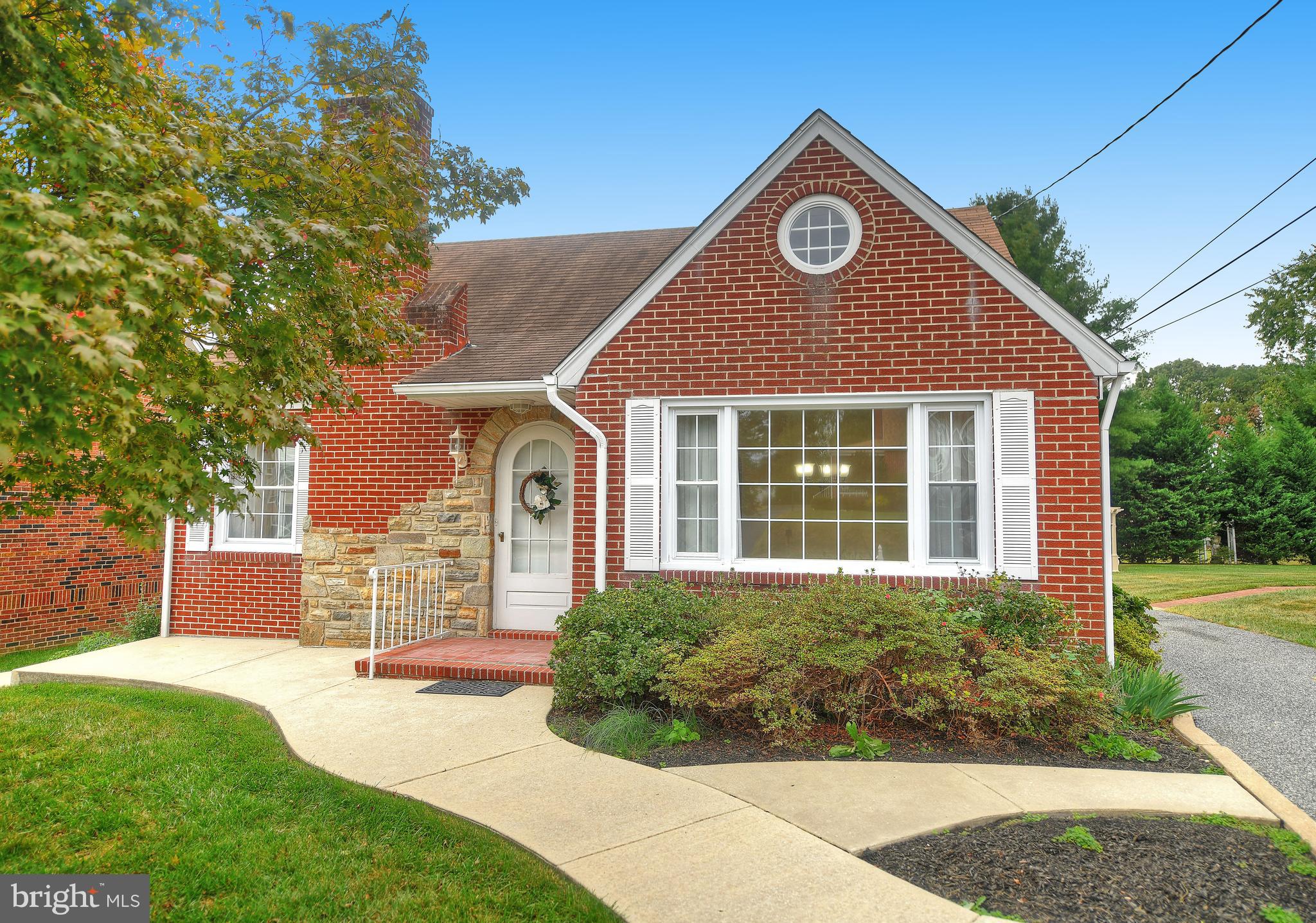 4111 Perry View Road Baltimore, MD 21236 - Photo 3 of 38