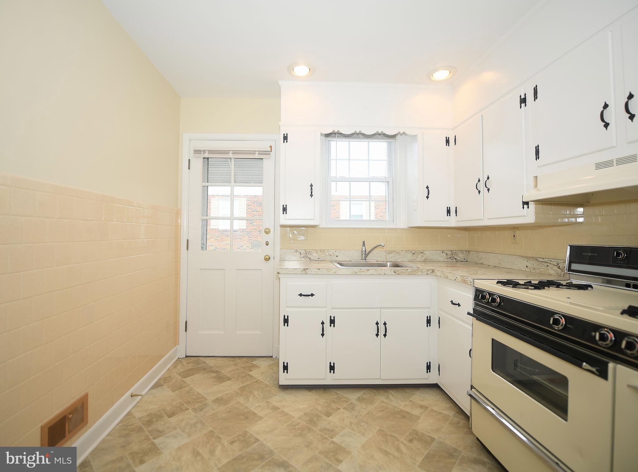 4111 Perry View Road Baltimore, MD 21236 - Photo 22 of 38