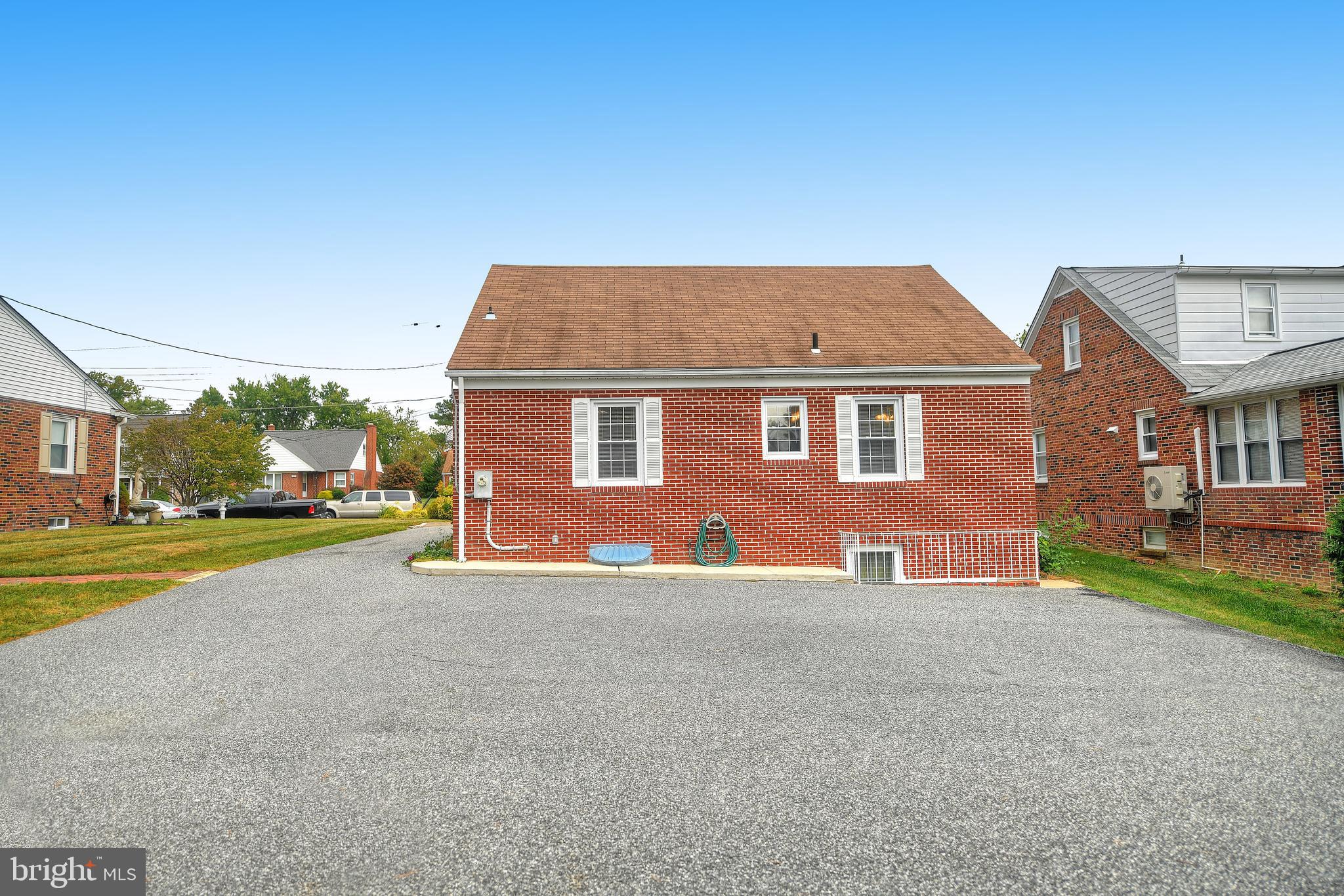 4111 Perry View Road Baltimore, MD 21236 - Photo 10 of 38
