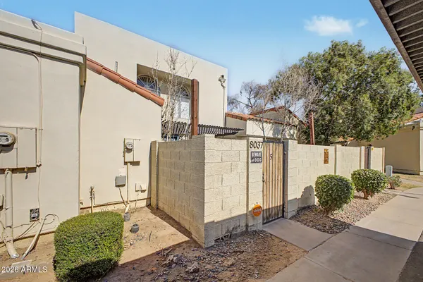 $215,000 | 8037 North 32nd Drive, Unit 5, Phoenix, AZ 85051