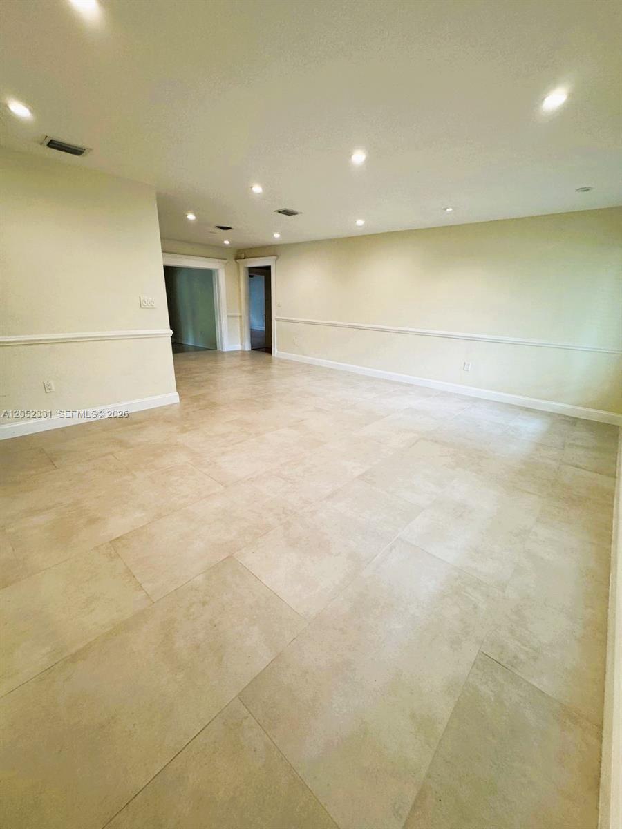 8870 Southwest 86th Street Miami, FL 33173 - Photo 14 of 44