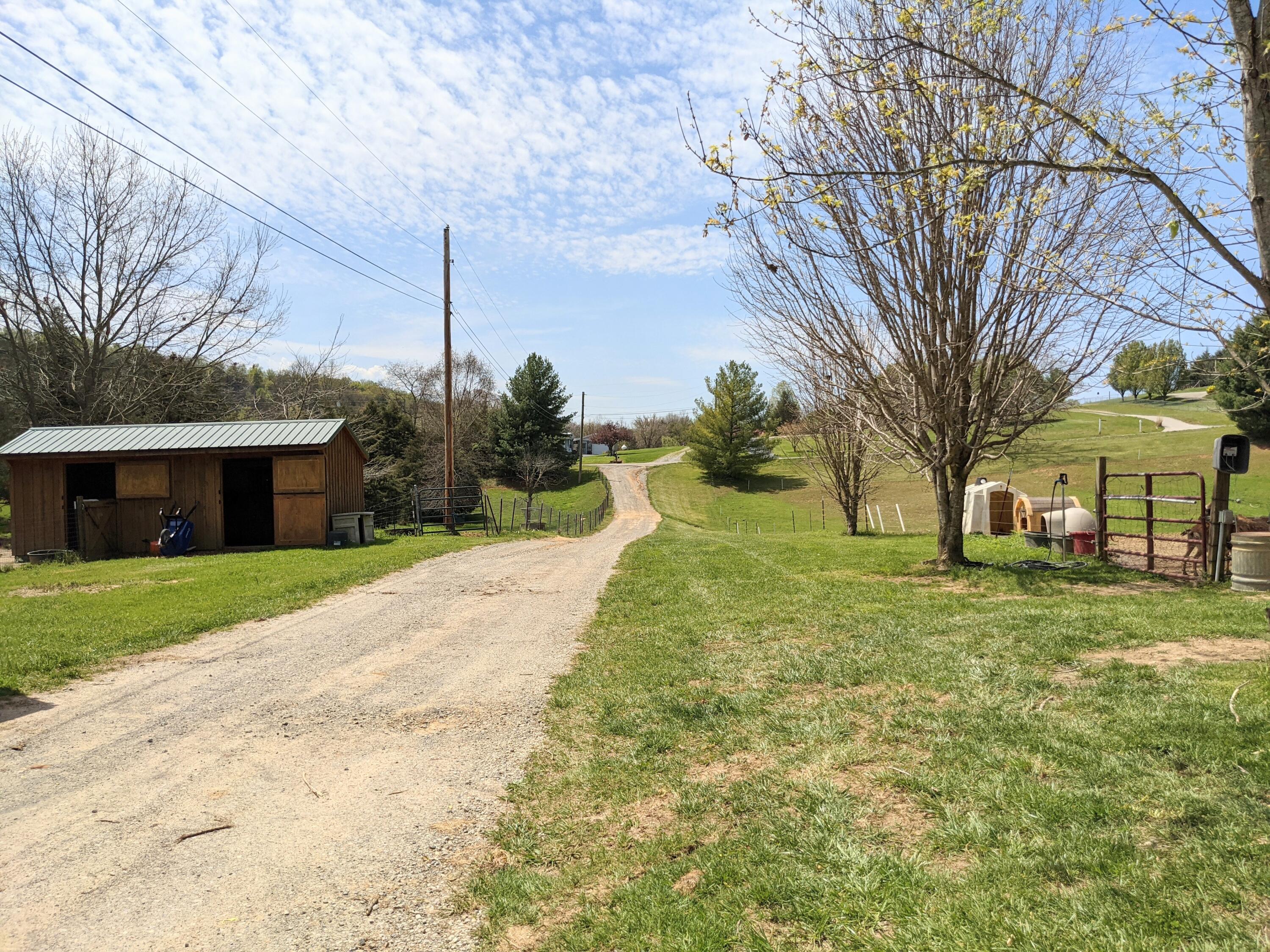 1980 Debusk Road Greeneville, TN 37743 - Photo 2 of 33 PXL_20210409_171906791
