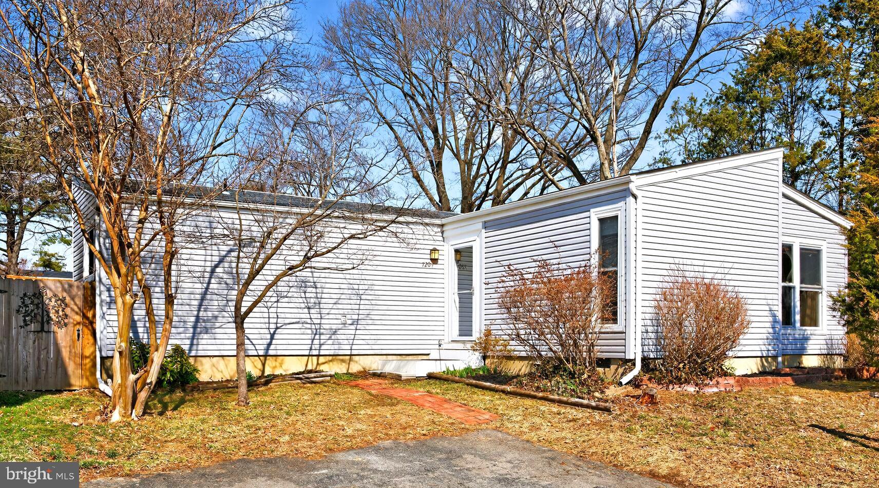 7204 Lavender Lane Springfield, VA 22150 - Photo 1 of 28 Welcome Home