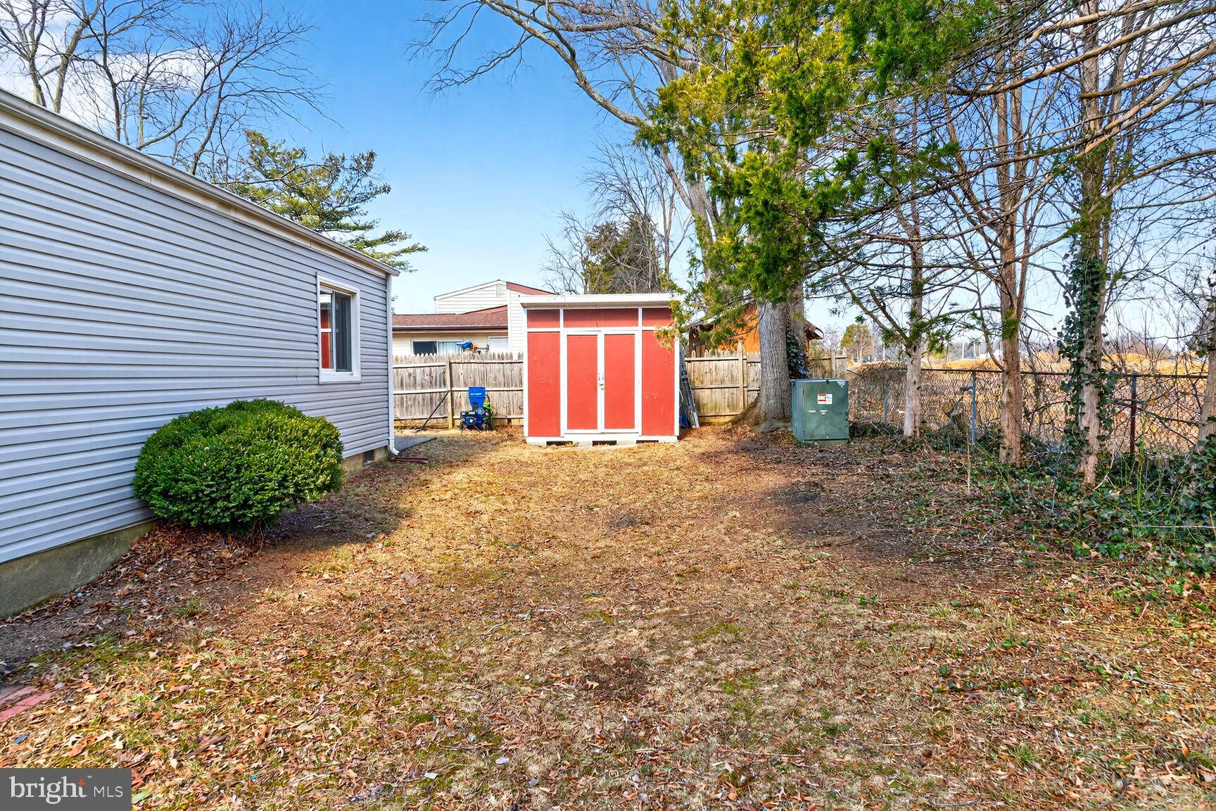 7204 Lavender Lane Springfield, VA 22150 - Photo 22 of 28 Side Yard - Extra Lot