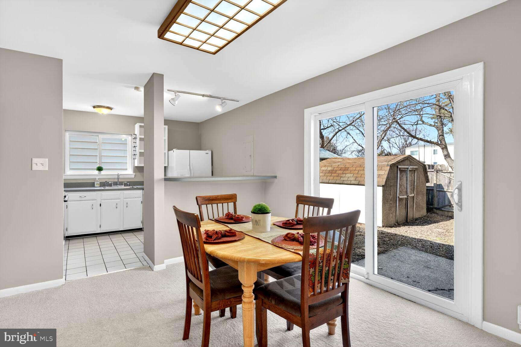 7204 Lavender Lane Springfield, VA 22150 - Photo 4 of 28 Dining Area