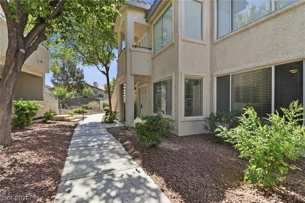 $1,550 | 3074 Tarpon, Unit 103, Las Vegas, NV 89120