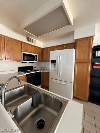 $1,550 | 3074 Tarpon, Unit 103, Las Vegas, NV 89120