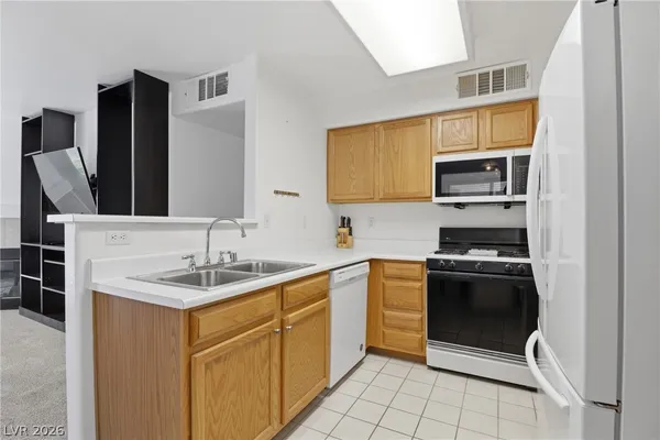 $1,550 | 3074 Tarpon, Unit 103, Las Vegas, NV 89120