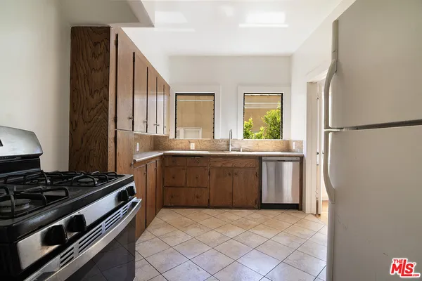 $3,700 | 170 1/2 South Sycamore Avenue, Los Angeles, CA 90036
