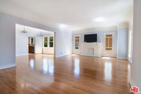 $3,700 | 170 1/2 South Sycamore Avenue, Los Angeles, CA 90036