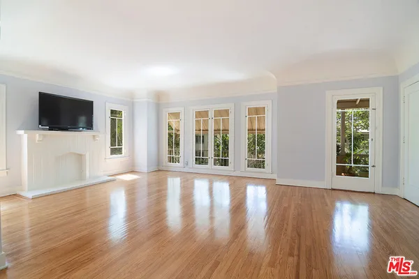 $3,700 | 170 1/2 South Sycamore Avenue, Los Angeles, CA 90036