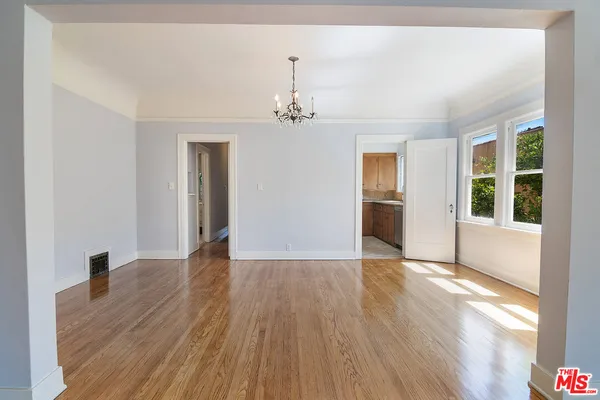 $3,700 | 170 1/2 South Sycamore Avenue, Los Angeles, CA 90036