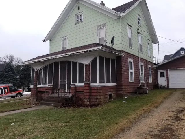 $175,000 | 119 2nd Street, New Glarus, WI 53574