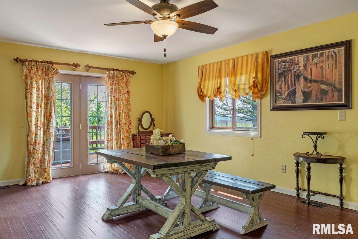 825 South Walnut Street Rochester, IL 62563 - Photo 12 of 53