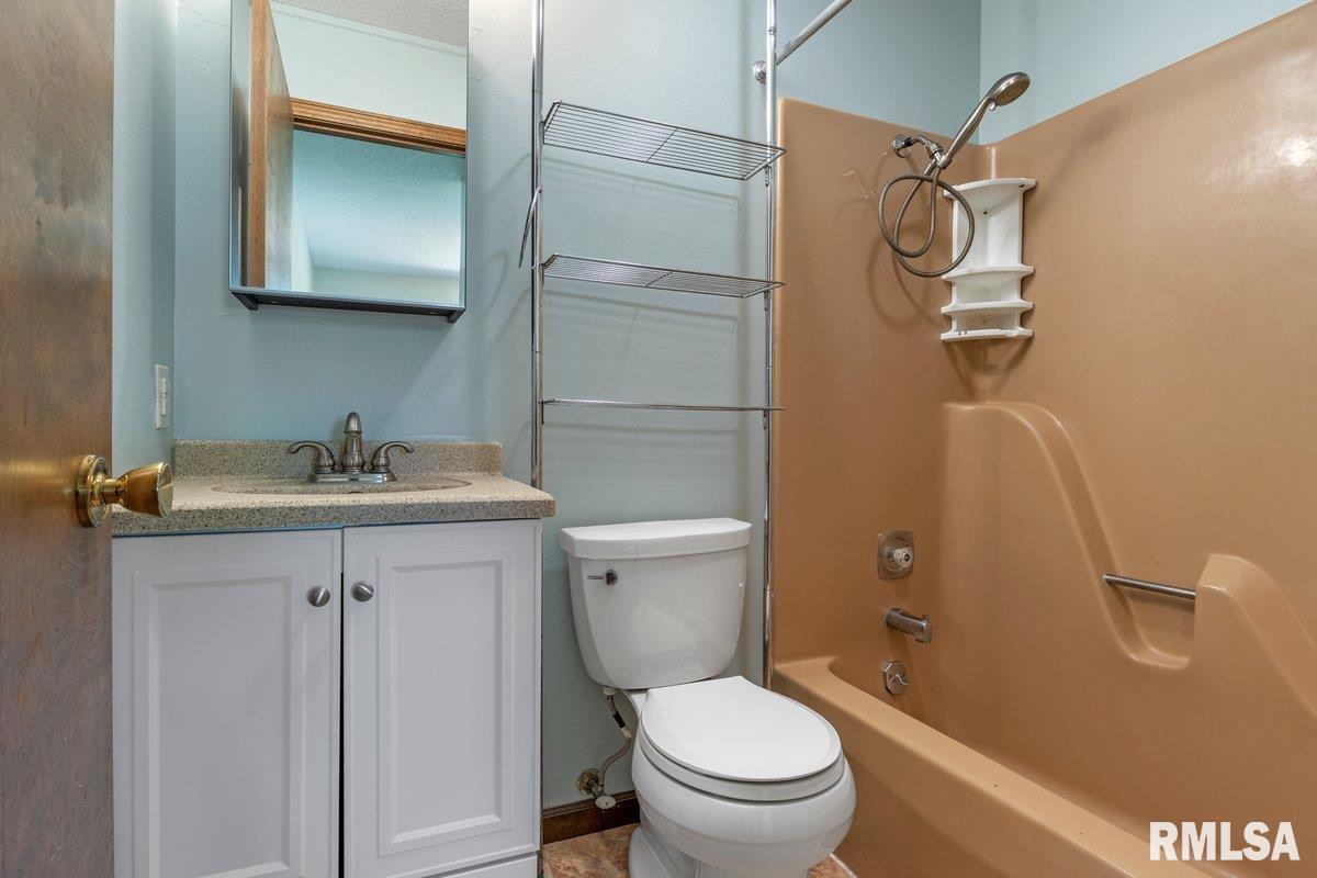 825 South Walnut Street Rochester, IL 62563 - Photo 25 of 53