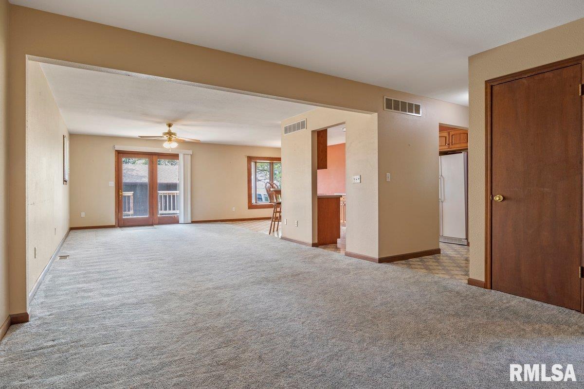 825 South Walnut Street Rochester, IL 62563 - Photo 35 of 53