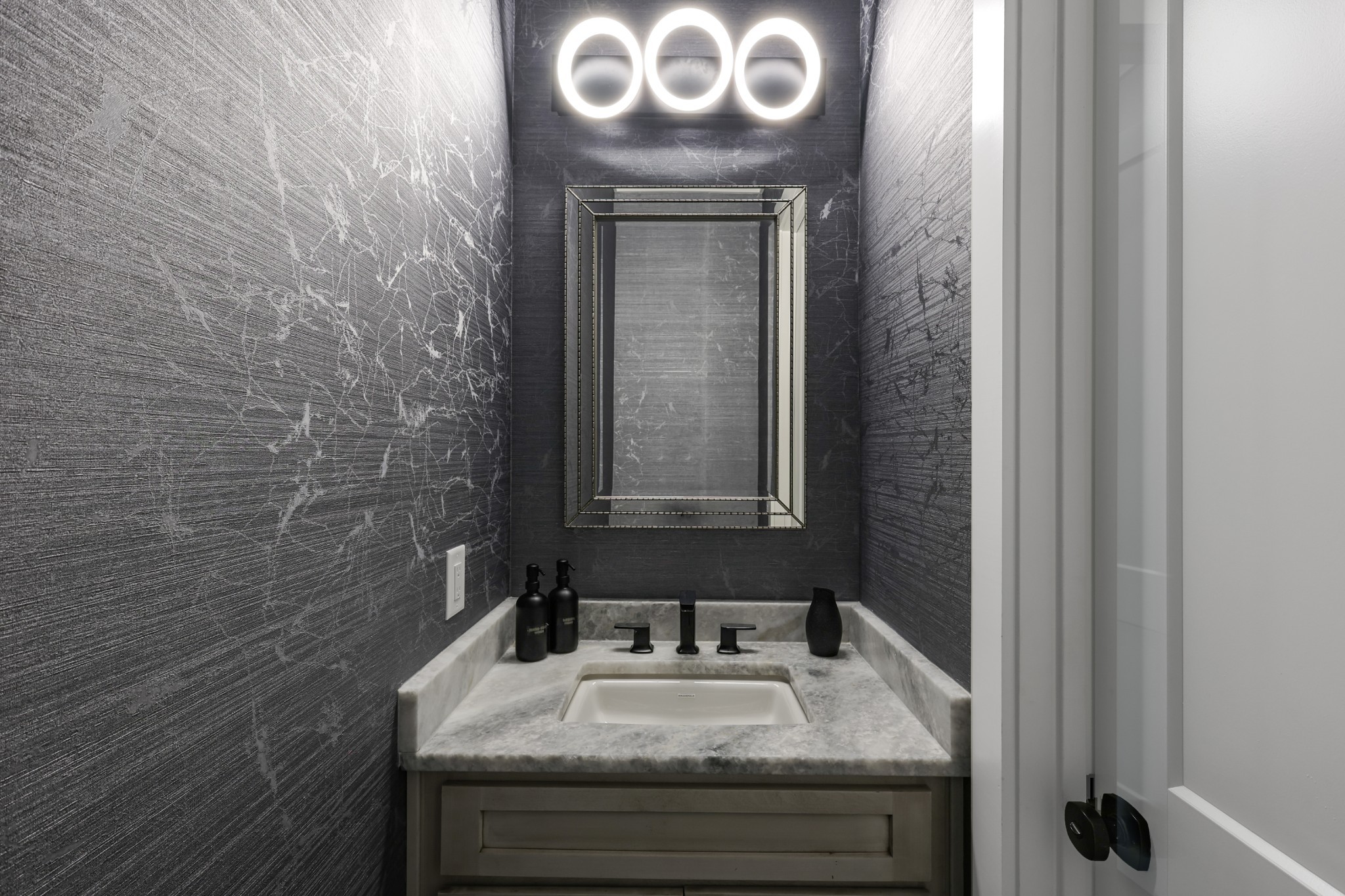 617 Cole's Ferry Road Gallatin, TN 37066 - Photo 31 of 50 a bathroom with a sink and a mirror
