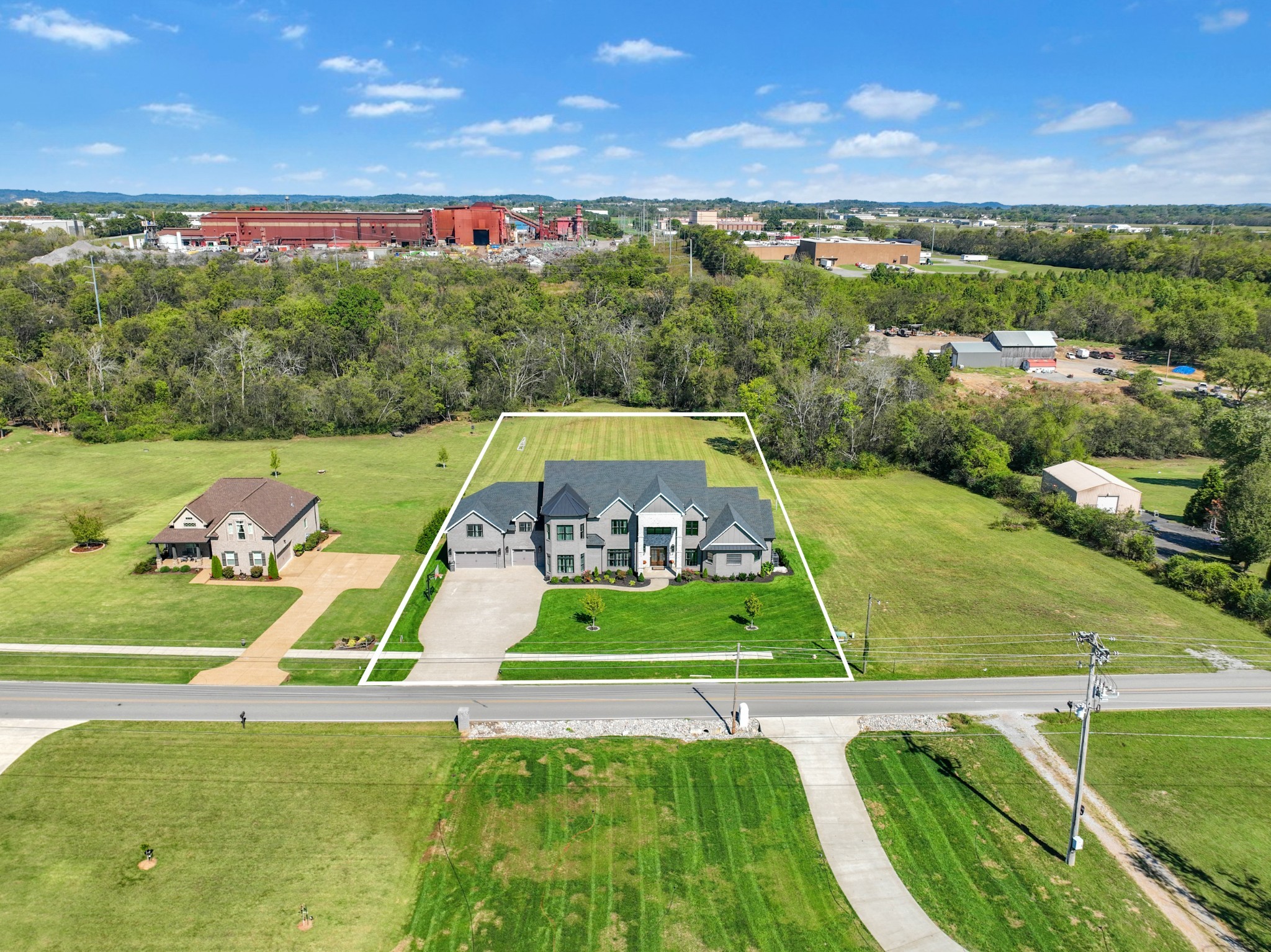 617 Cole's Ferry Road Gallatin, TN 37066 - Photo 50 of 50 an aerial view of a house