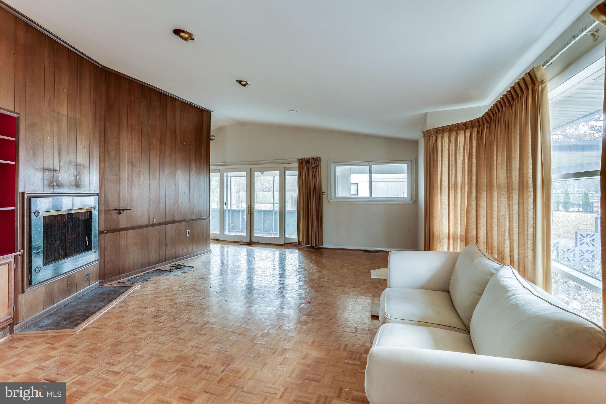 7737 Schelhorn Road Alexandria, VA 22306 - Photo 11 of 45 Gallery Image 11