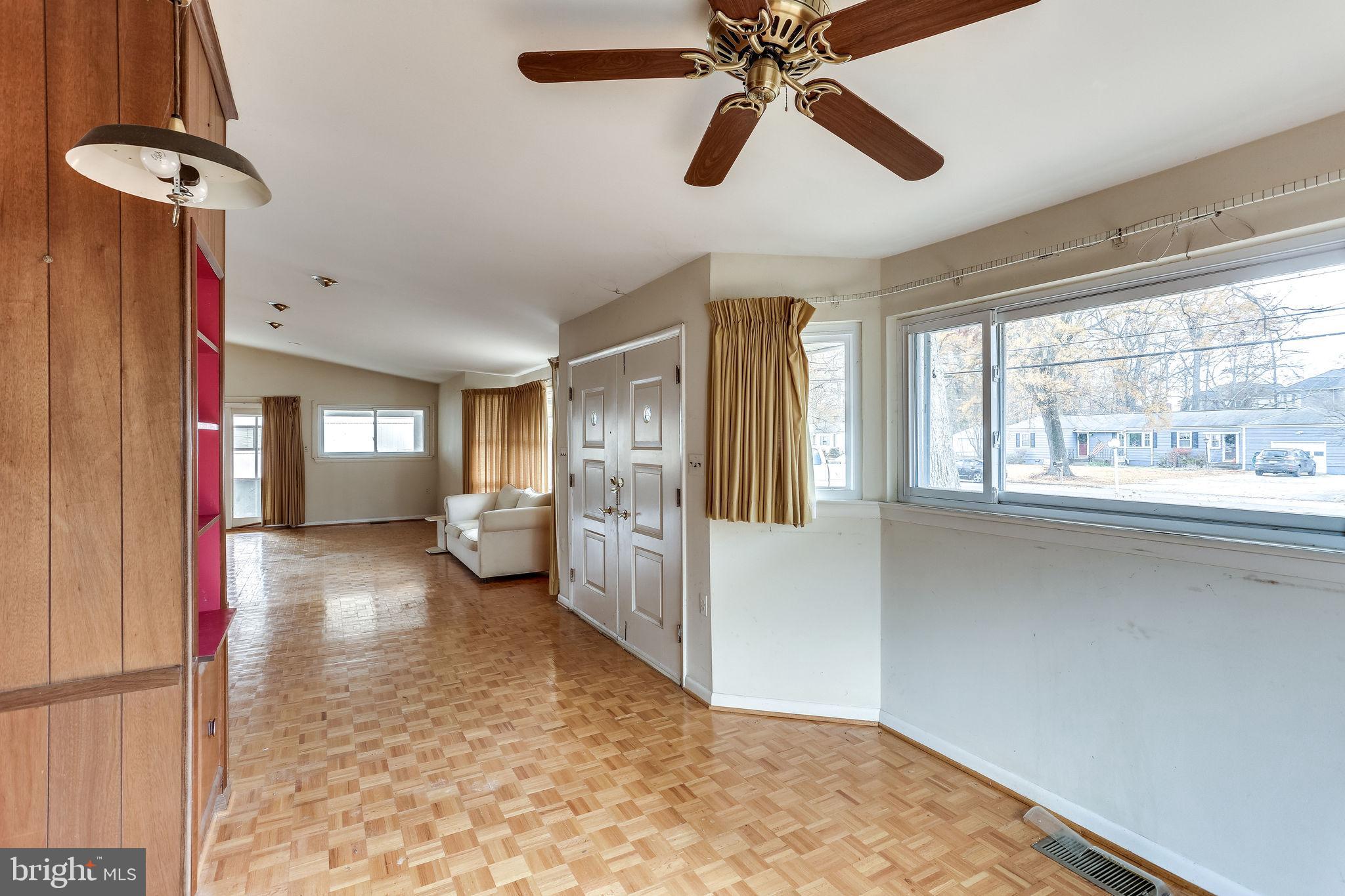 7737 Schelhorn Road Alexandria, VA 22306 - Photo 7 of 45 Gallery Image 7