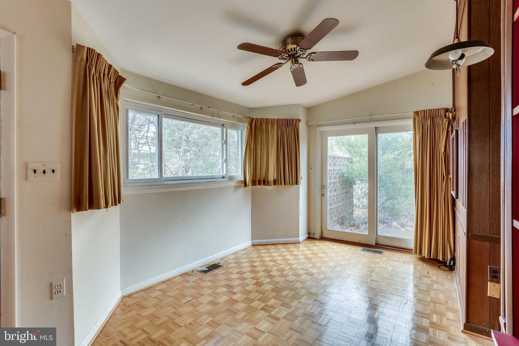 7737 Schelhorn Road Alexandria, VA 22306 - Photo 10 of 45 Gallery Image 10
