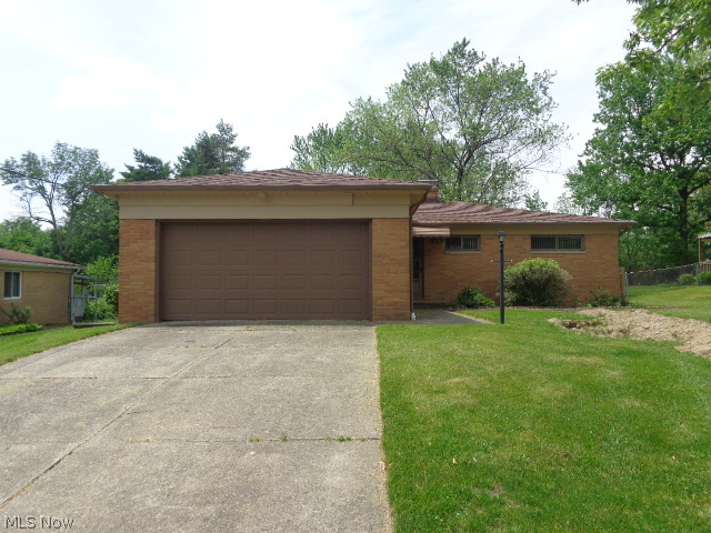 7870 Hoertz Road Cleveland, OH 44134 - Photo 1 of 17