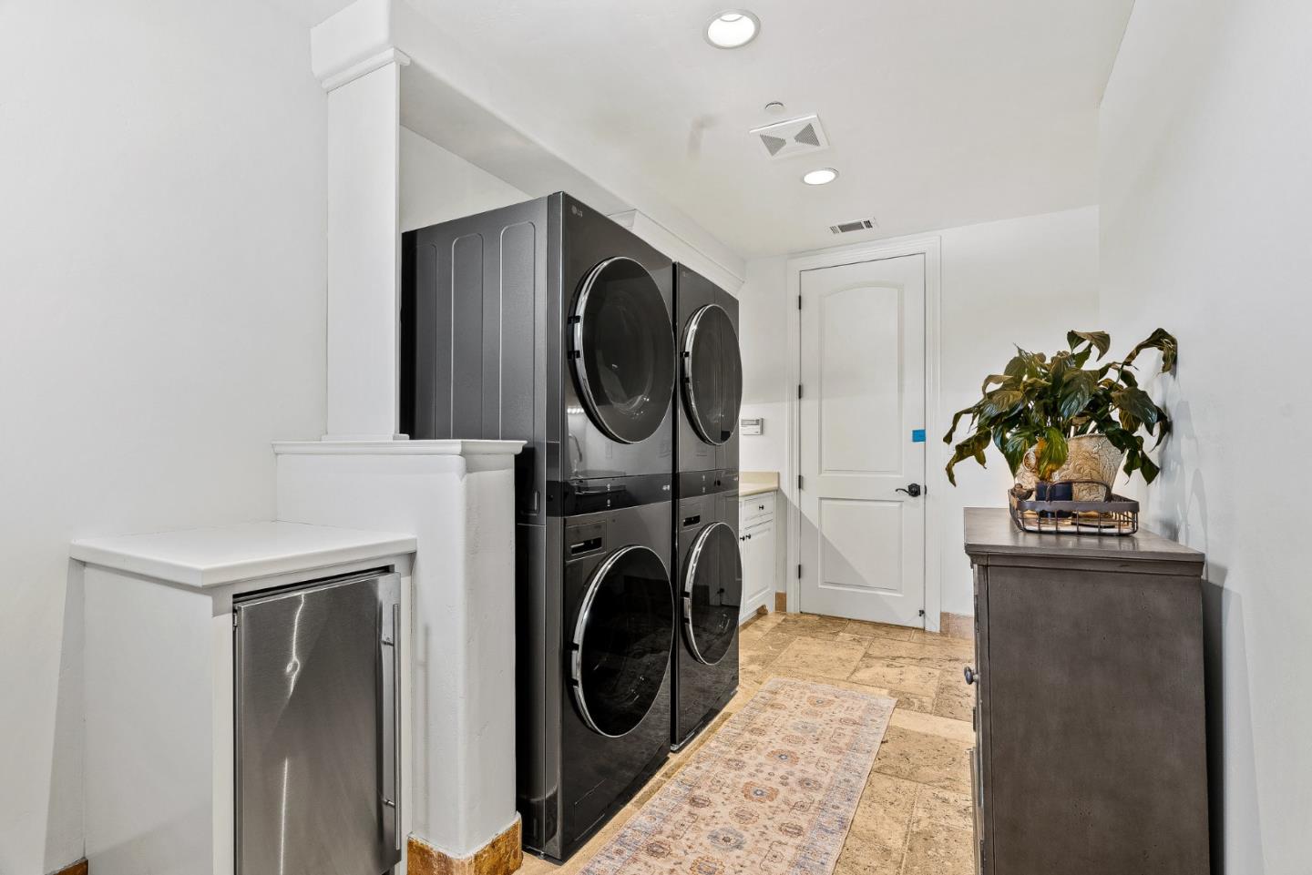 1405 Lakeview Court San Martin, CA 95046 - Photo 43 of 83