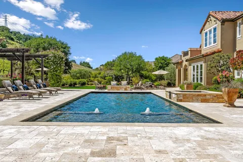 $5,299,000 | 1405 Lakeview Court, San Martin, CA 95046