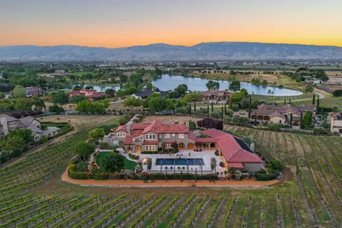 $5,299,000 | 1405 Lakeview Court, San Martin, CA 95046