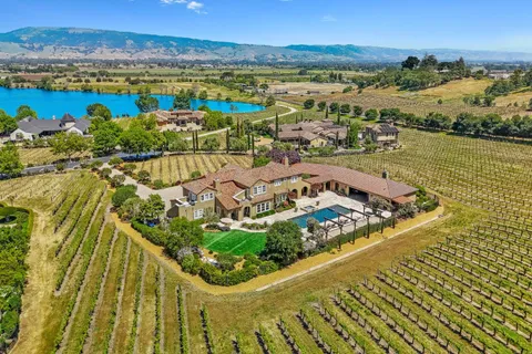 $5,299,000 | 1405 Lakeview Court, San Martin, CA 95046
