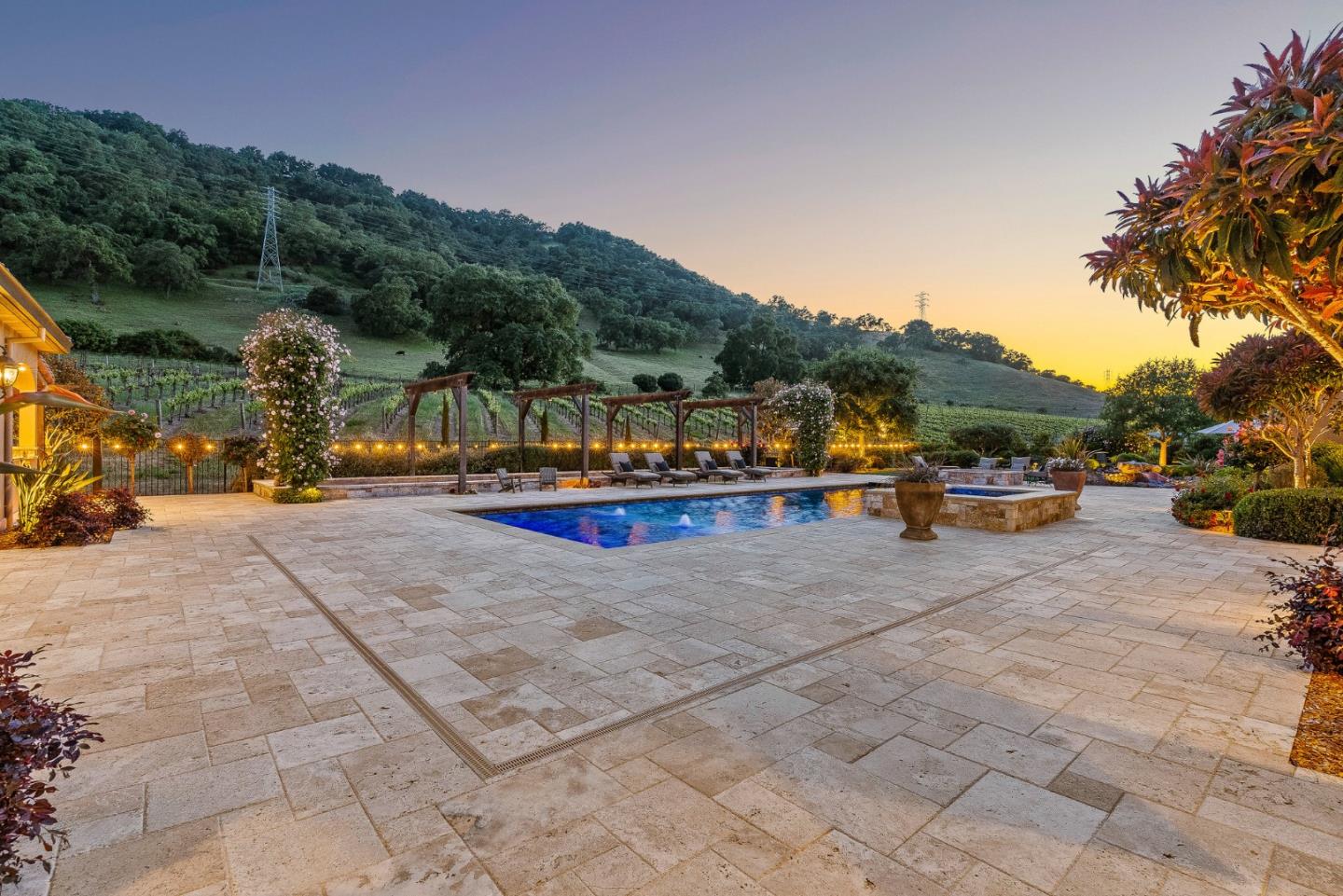 1405 Lakeview Court San Martin, CA 95046 - Photo 9 of 83